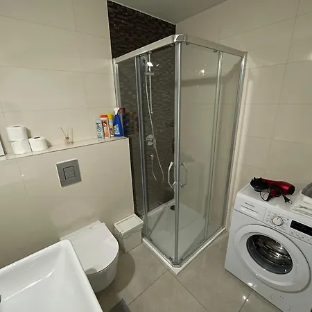 Putova In 1 アパート *