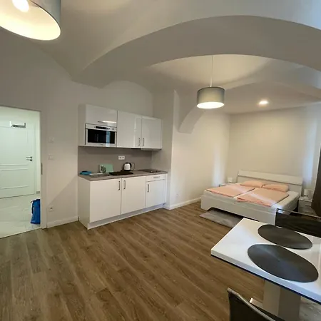 Putova In 1 プラハ